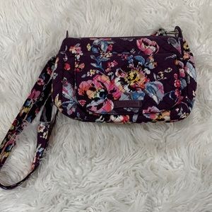 Burgundy vera Bradley Crossbody barely used in excellent condition
